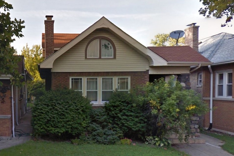 Bungalow at 2434 West Farwell Avenue, Chicago. Image via Google Maps