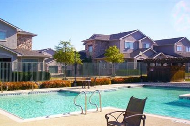 4-bedroom apartment, Rosemont at Hickory Trace, Dallas. Image via RentCafe