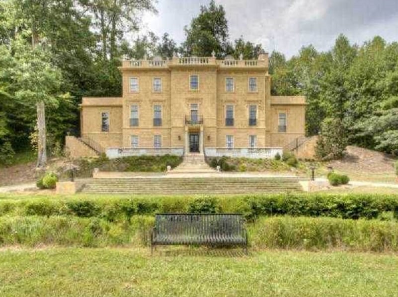 Country estate at 1050 W Conway Drive, Atlanta