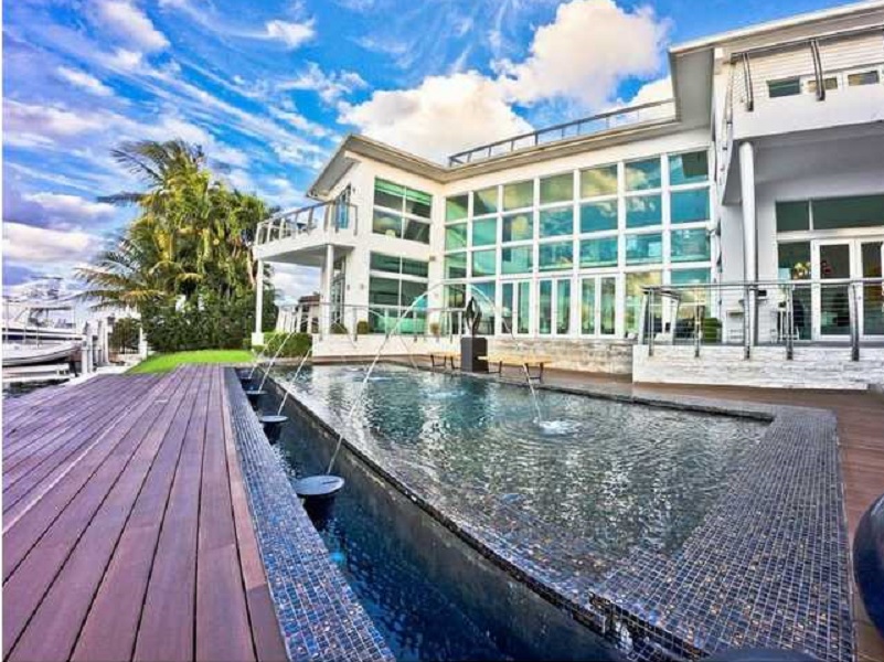 Modern Villa at 1215 N Venetian Way, Miami Beach