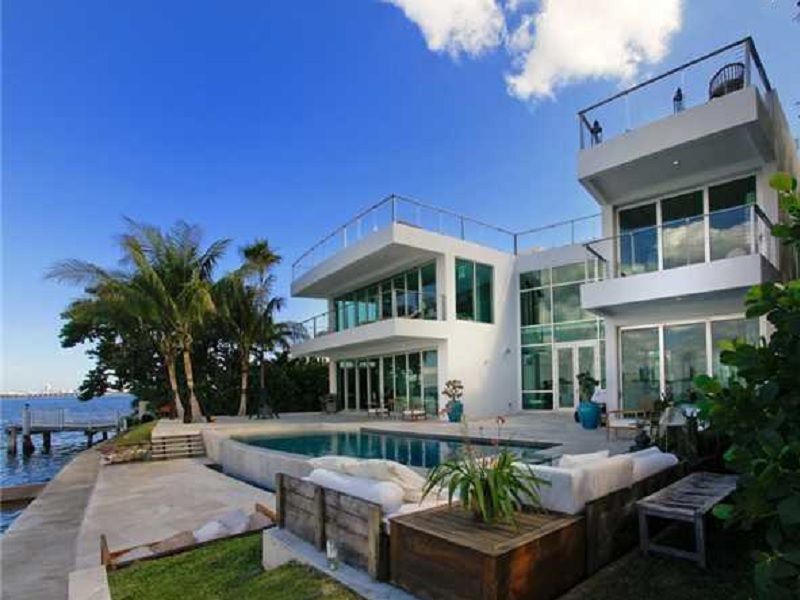 Contemporary Villa at 420 A San Marino Dr, Miami Beach