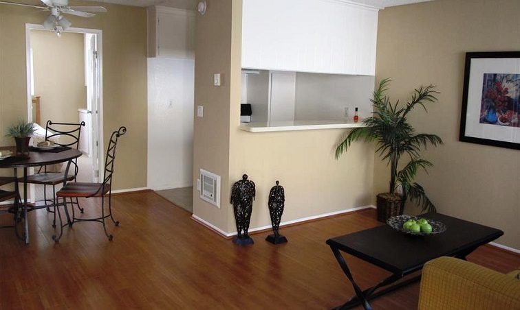 1-bedroom apartments at Topanga Canyon in Los Angeles under $2000 