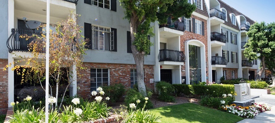 lennox-apartments-in-westlake