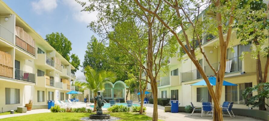 park-manor-apartments-van-nuys