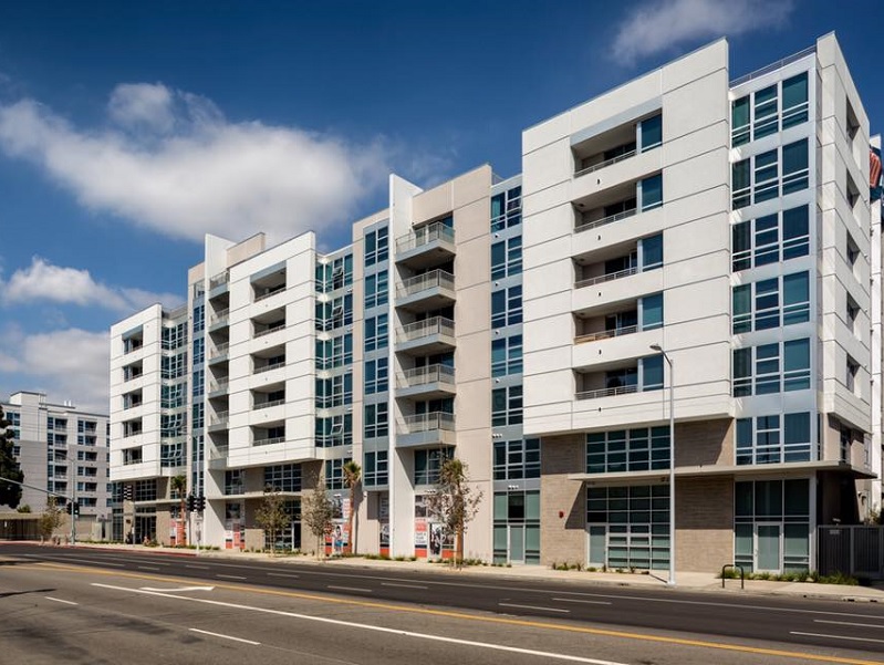 Avant South Park II Apartments for rent in Los Angeles