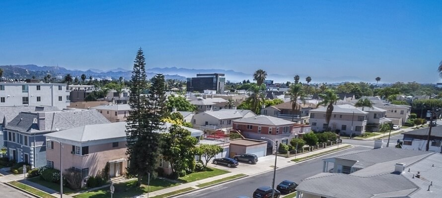 view-from-kings-court-apartments-la-1