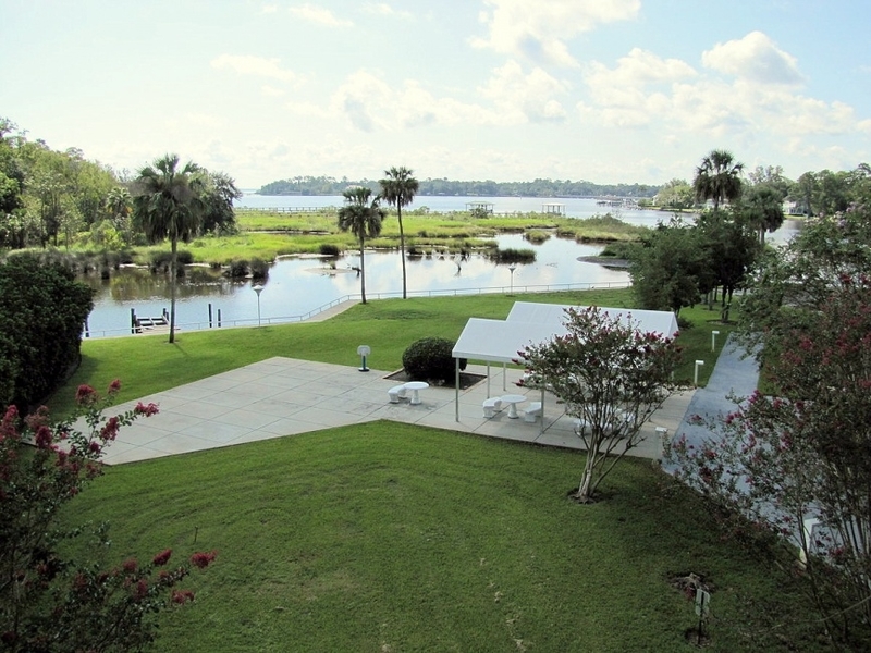 The Commander Apartments in Jacksonville