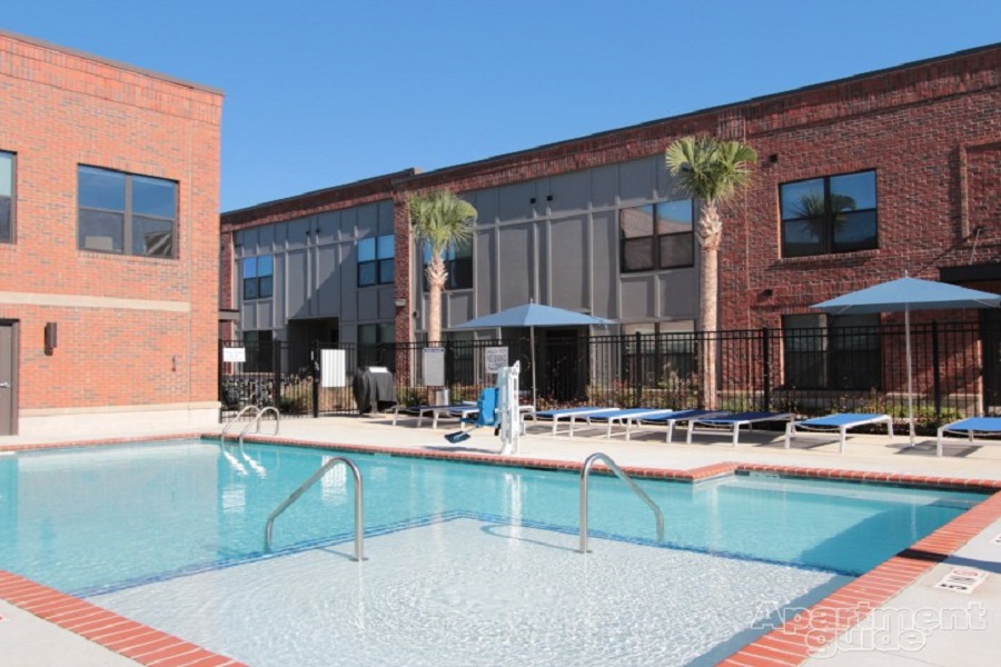 The Sweet Tea at Pulaski Square, 521 College St, Columbia, SC 29201 (front)
