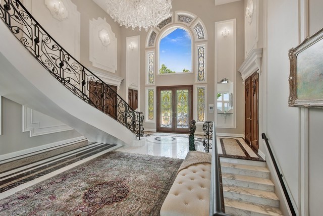 luxurious foyer RentCafe