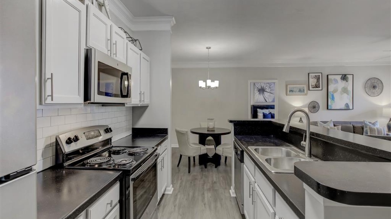 Lakeside at Town Center Apartments 