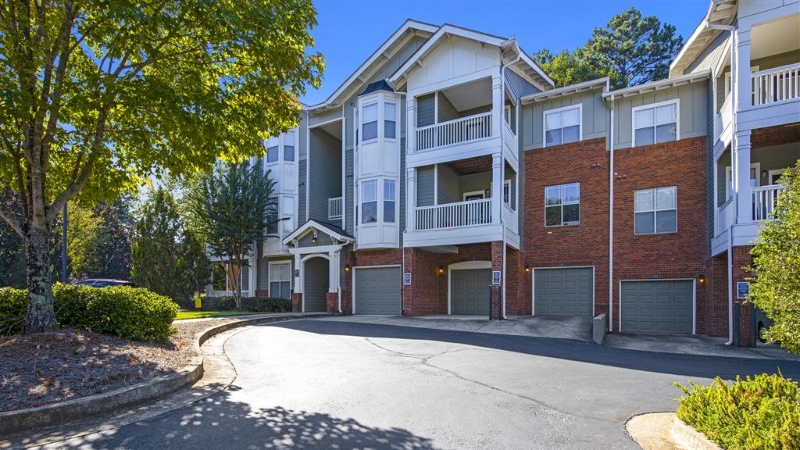 Lakeside at Town Center Apartments 