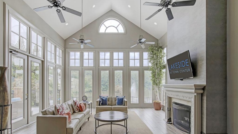 Lakeside at Town Center Apartments 