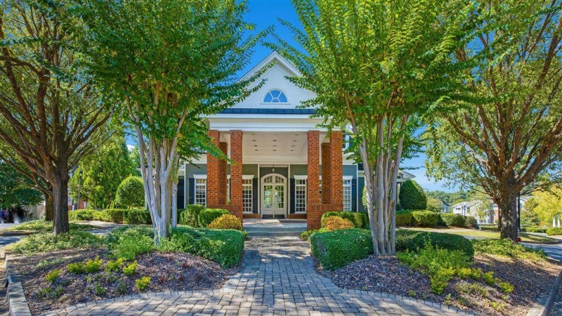 Lakeside at Town Center Apartments 