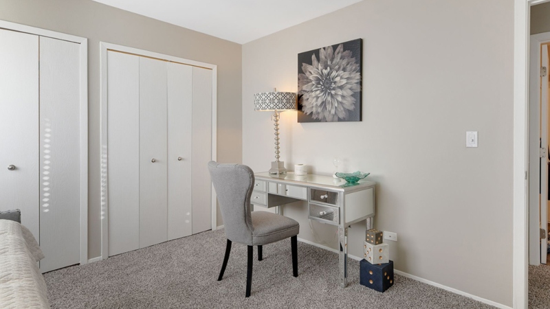 The Ponds of Naperville Apartments