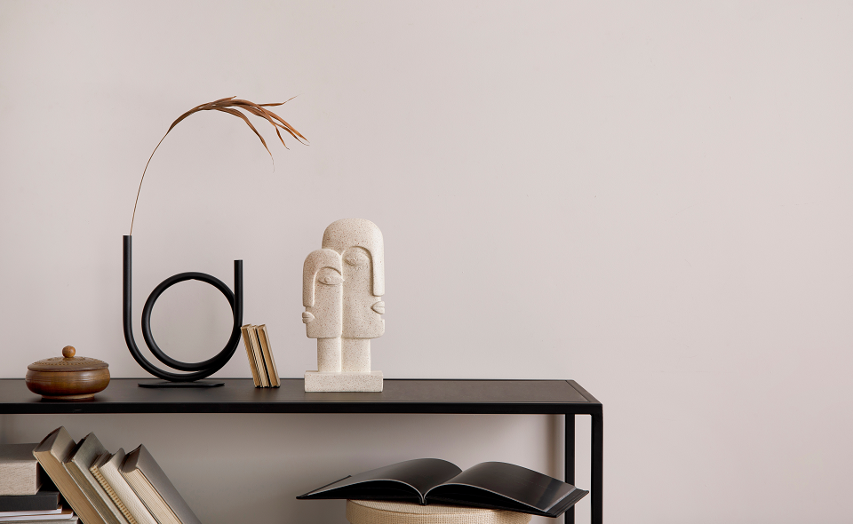 minimalistic decor elements