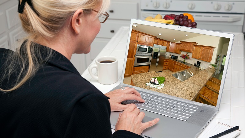 home organizer on laptop