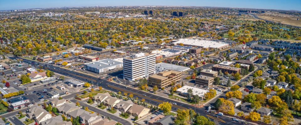 aerial view of green spaces and buildings in aurora colorado