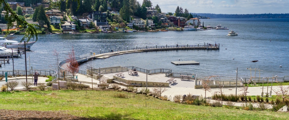 A view of the pier at Meydenbauer Bay Park in Bellevue, WA, where renters get below 500 square feet of apartment space for $1,500.