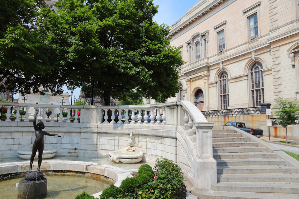 peabody library in baltimore maryland