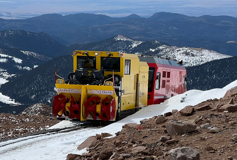 pike's peak railway with train