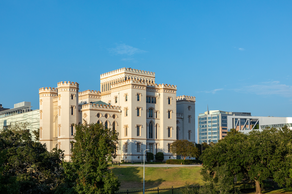 old building of state capitol louisiana