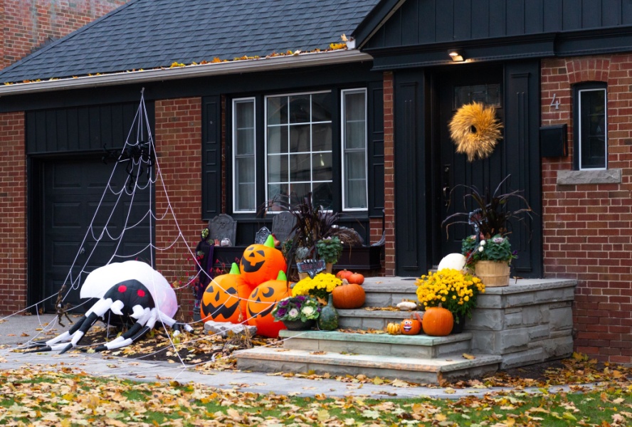 Home decorated for halloween