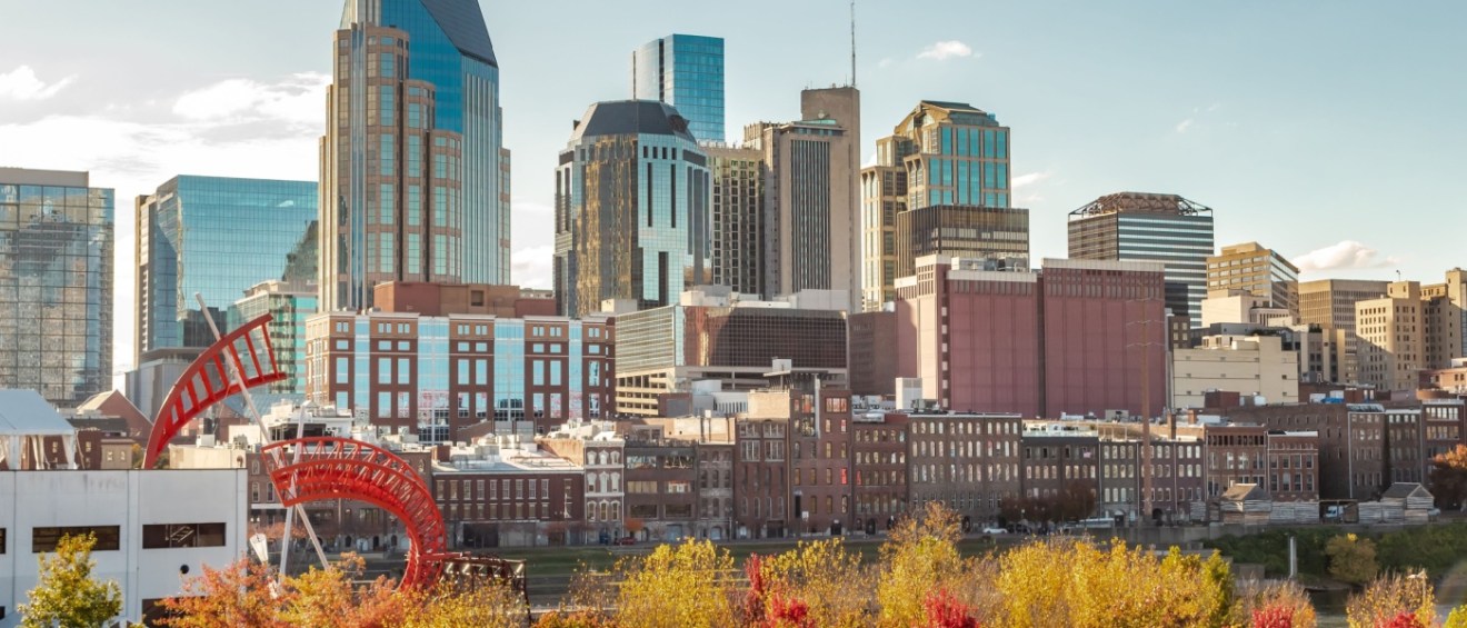 Exploring the stunning downtown Nashville skyline with picturesque views of the city along the Cumberland River.