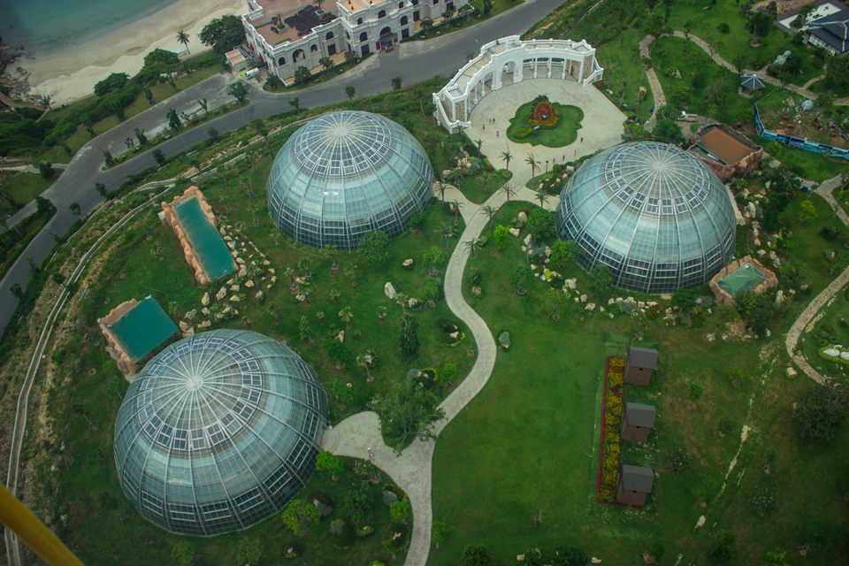 aerial view of milwaukee conservatory