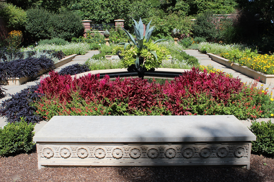 concrete bench at lauritzen gardens in omaha