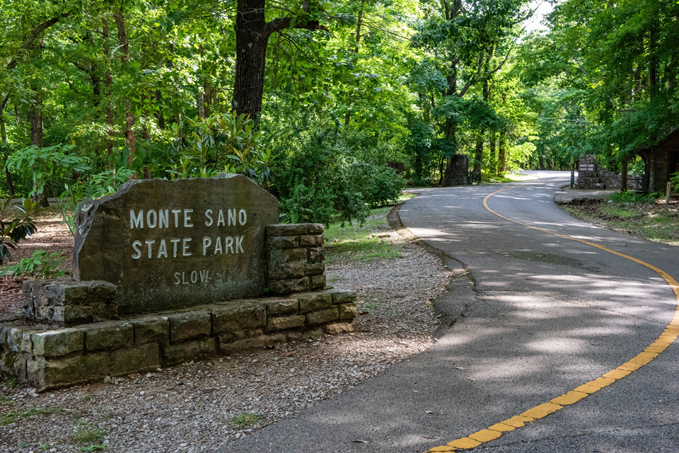 entrance post at monte sano state park in huntsville alabama