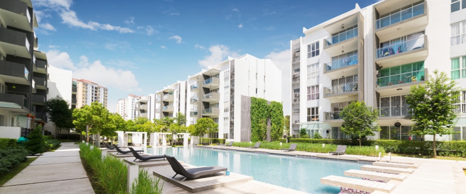 Condo vs. apartment: Condos are usually in a complex.