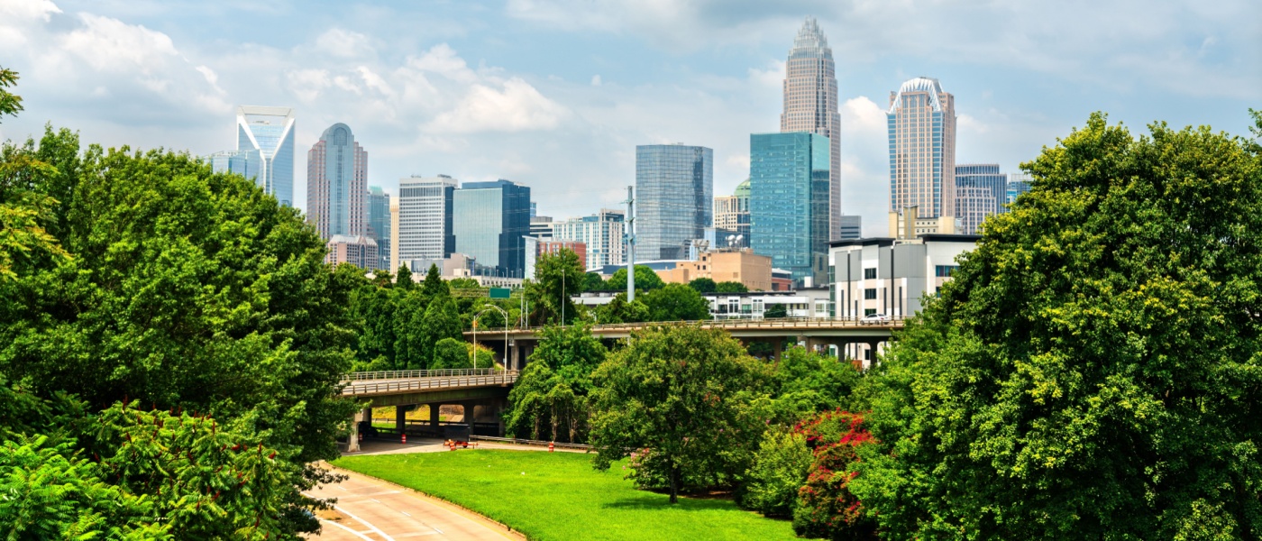New apartments in Charlotte highlighted by the downtown Charlotte skyline, showcasing the modern cityscape of Charlotte.