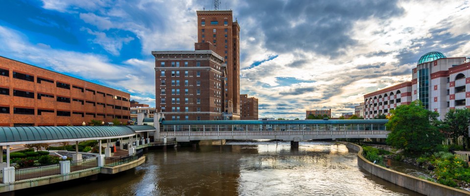 Ask these 5 questions before renting an apartment in Aurora, IL.